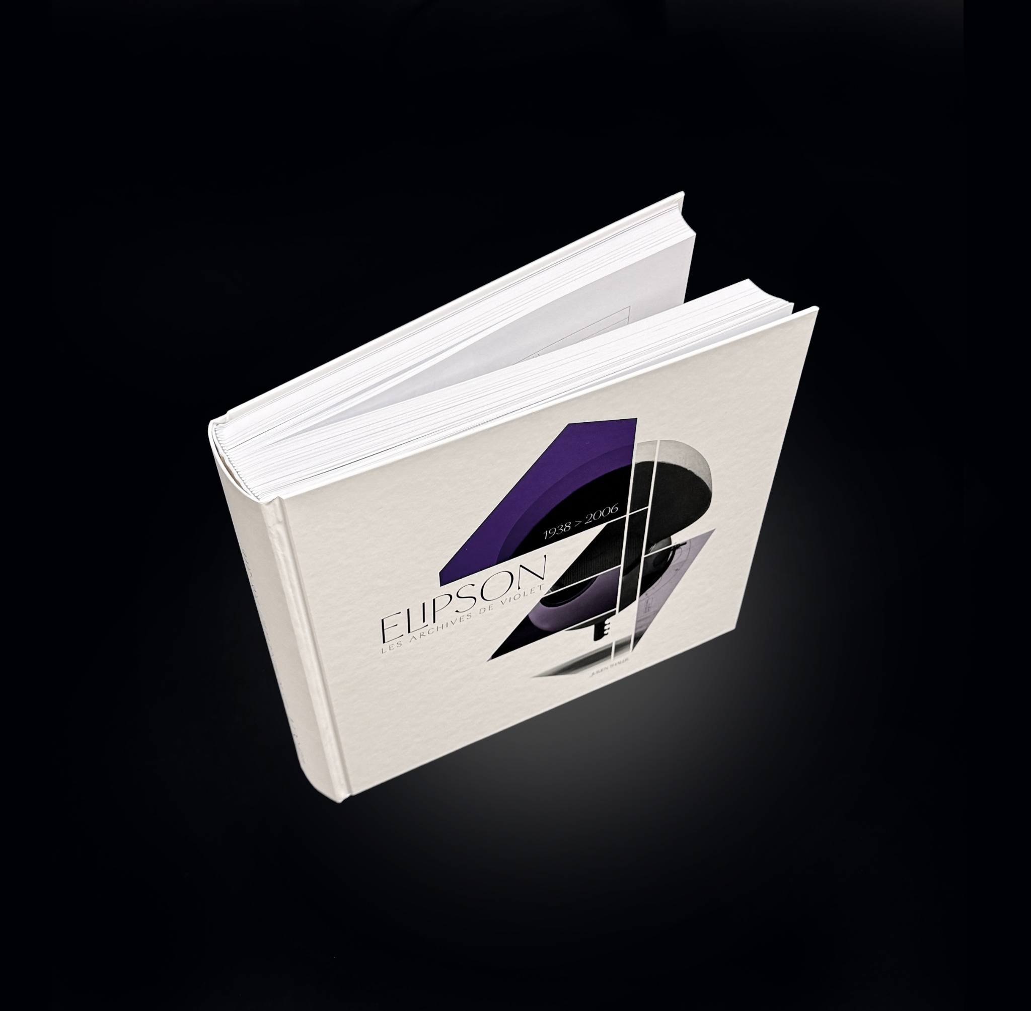 Livre Les Archives de Violet - Elipson 1938-2006 présenté en volume